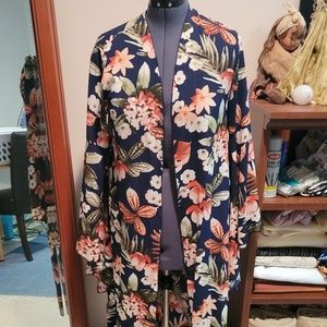 Myesper Floral Robe with Kimono Sleeves